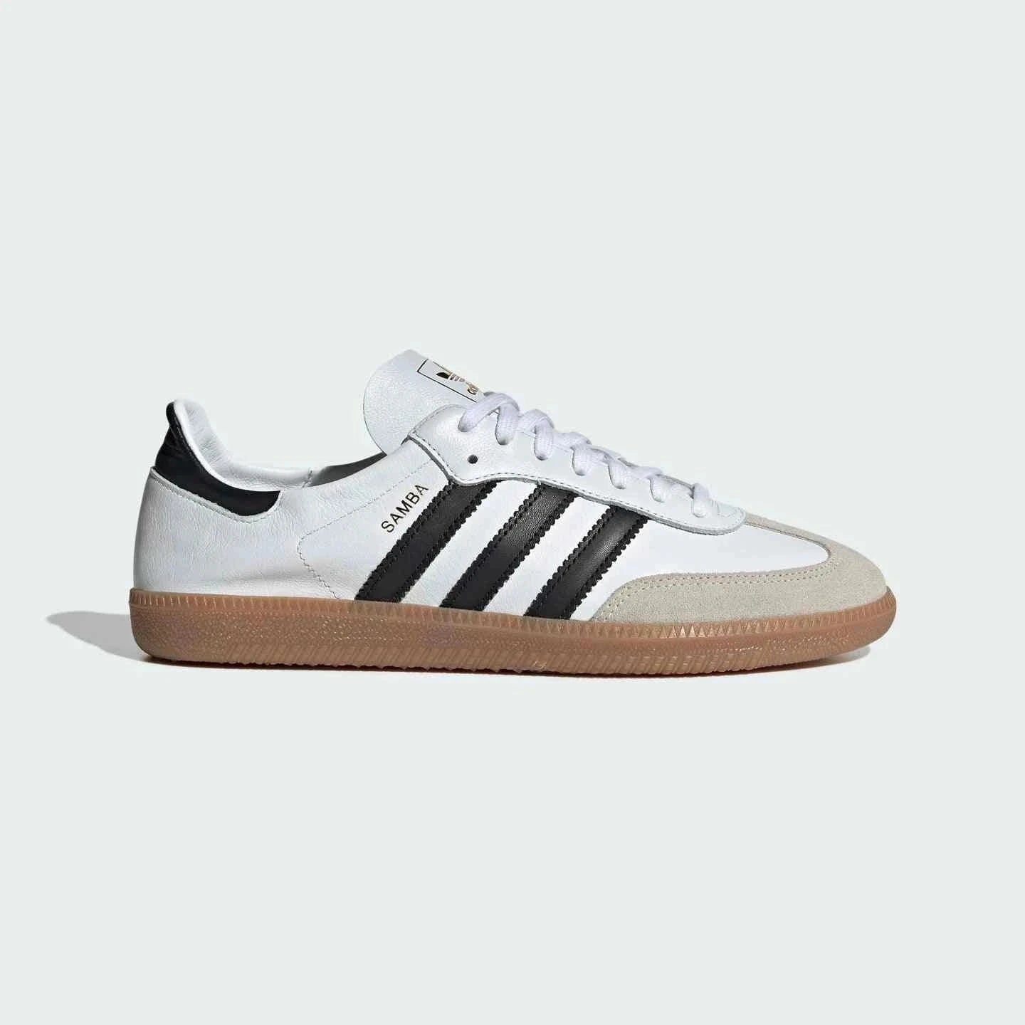 Adidas حذاء سامبا ديكون الرياضي من أديداس.