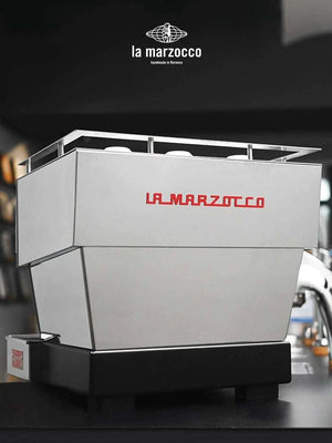 آلة إسبريسو La Marzocco Linea Classic S بمجموعة واحدة فضي.