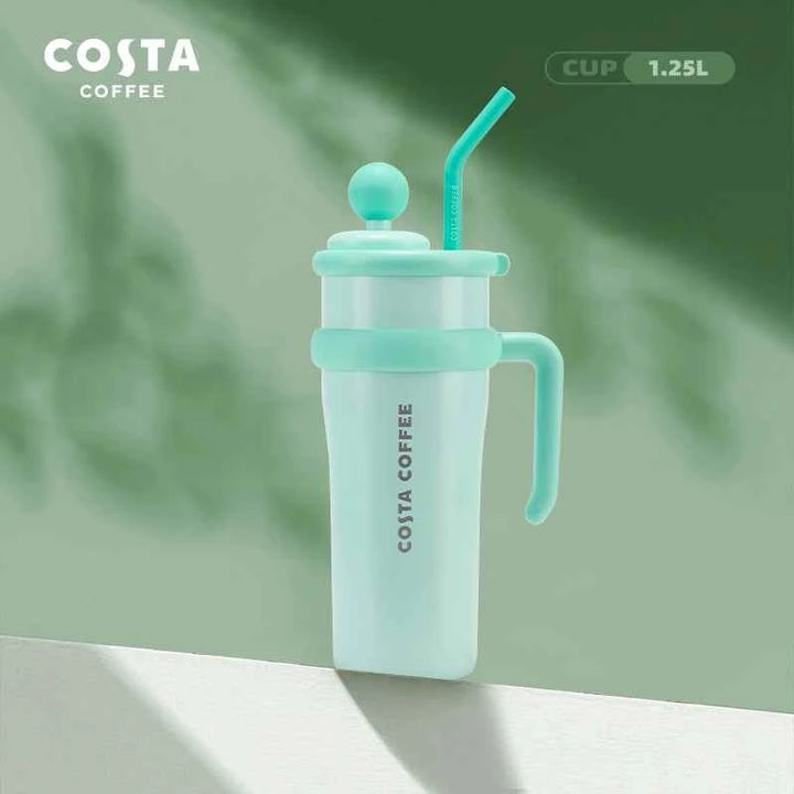 كوب حراري بألوان مبهجة من Costa Coffeeالصور تعرض مجموعة أكواب حرارية من علامة “Costa Coffee” بتصاميم مبهجة وألوان مشرقة مثل الأزرق، الوردي، الأخضر، والأصفر. تأتي الأكواب مع مقبض مريح وغطاء مع شفاطة مرنة،اكواب كوستاCostaرفعةكوب حراري بألوان مبهجة من Costa Coffee