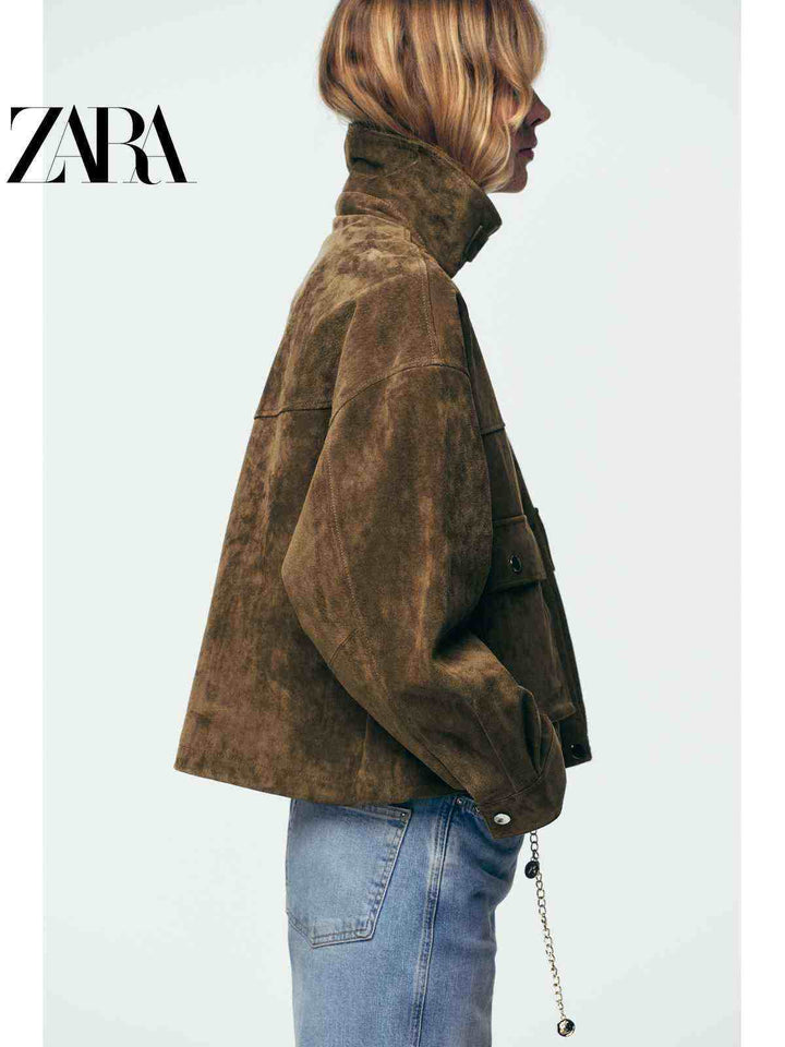 جاكيت بومبر نسائي من الجلد الخالص من مجموعة ZARA2025 خريف مع سحّاب وبنطلون جينز أزرق