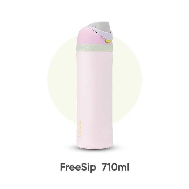 مطارة ماء Owala FreeSip عازلة للحرارة بألوان متنوعة.