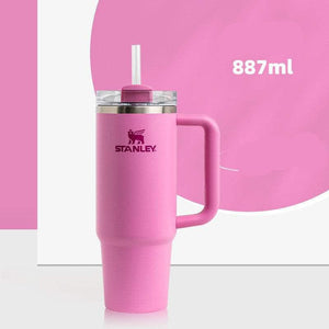 كوب Stanley Quencher الأصلي بحجم 887 مل مع مقبض مريح.