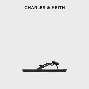 CHARLES&KEITH بمظهر أنثوي حذاء صيفي زهري و أسود مريح وأنيق بقصة مسطحة.