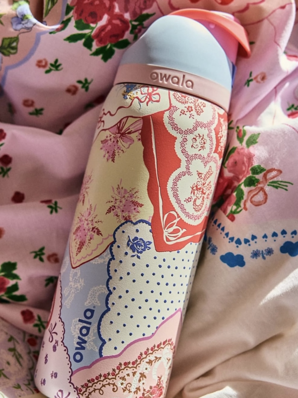 Owala co-branded UO new handkerchief Hankie printed insulated water bottle FreeSip double drink straw cup
