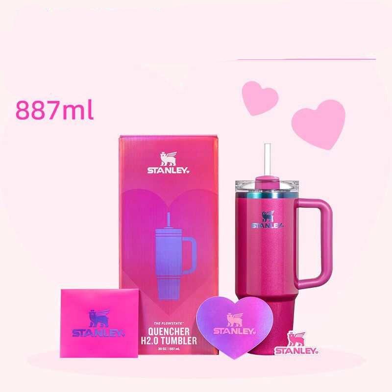 كوب Stanley Quencher الأصلي بحجم 887 مل مع مقبض مريح.