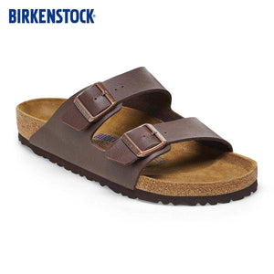 BIRKENSTOCKنعال بكباسين مريح وأنيق للاستخدام اليومي والتصميم الكلاسيكي.
