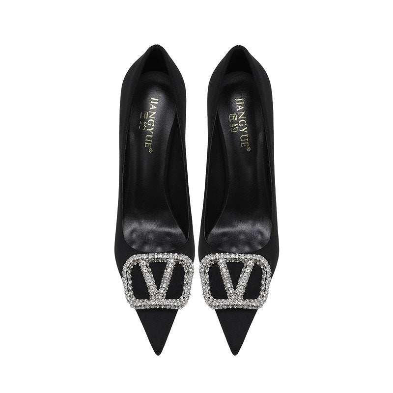 Christiana حذاء كعب عالي Stiletto أسود بتصميم مرصع بـ Crystals.