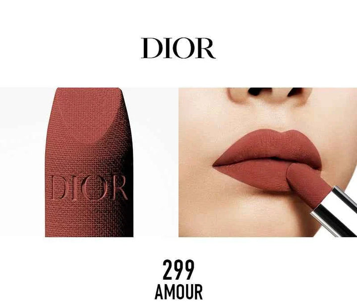 Rouge Dior الكلاسيكية lipstick shade 299 Amour with close-up on textured bullet and lips applying deep rose matte color