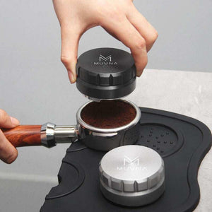 موزع قهوة Muvna قابل للتعديل مقاس 58mm بتصميم احترافي.