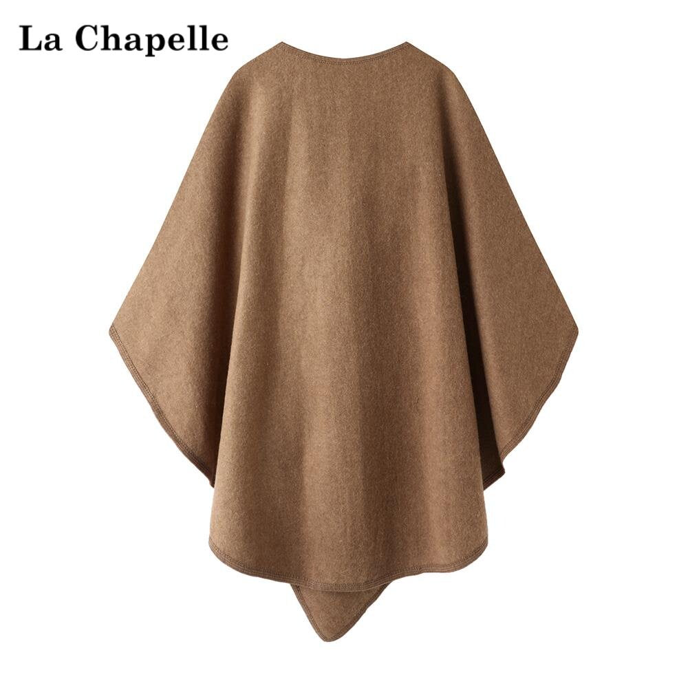 الشال الشتوي النسائي La Chapelle بلون جملي من الخلف
