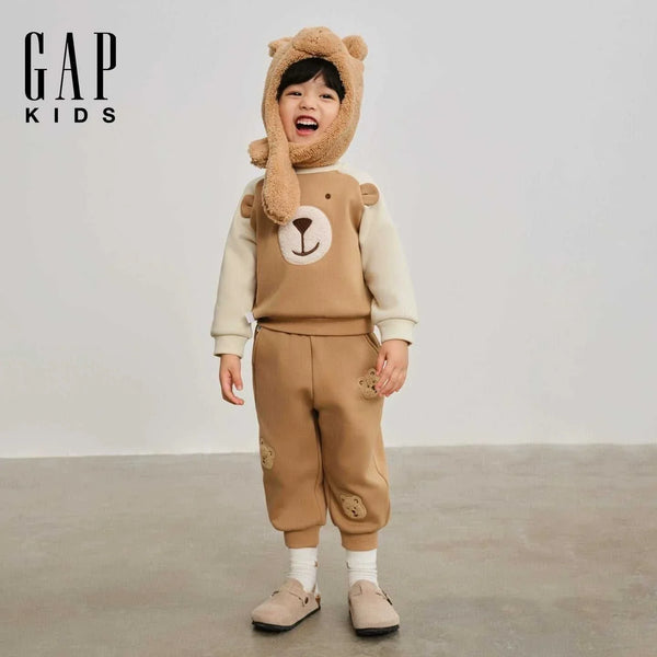 سويتر GAP طفل دافئ ولطيف للتصميم الشتوي المريح والمميز