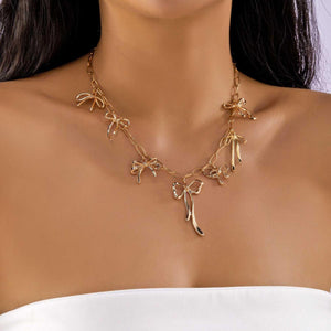 عقد Pearl Choker بقلادات Cherry و فواكه صيفية جذابة.