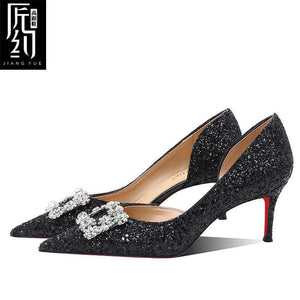 Christiana  حذاء كعب عالي Jiang Yue بتصميم لامع ومشبك كريستال فخم.
