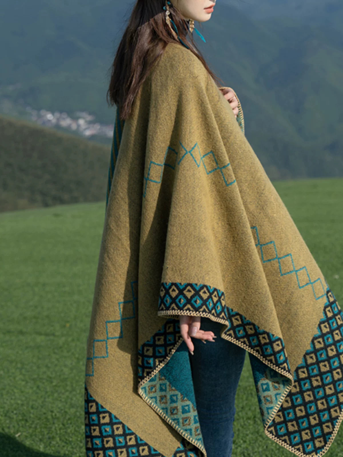 La Chapelle travel outfit women's design sense ethnic style shawl blanket cape scarf