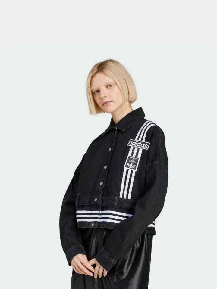 Adidas جاكيت جينز أسود قابل للفصل بأكمام واسعة وشعار ثلاثي خطوط بيضاء