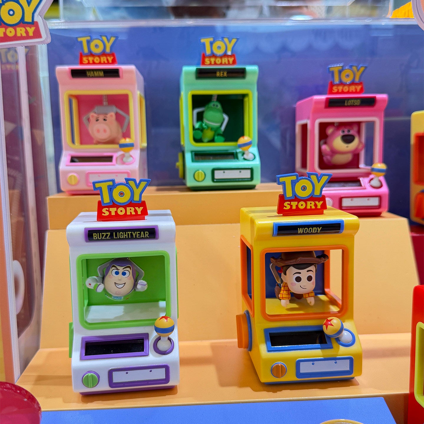 مجسمات Toy Story Claw Machine عشوائية أصلي 100%