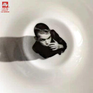 طقم أكواب Espresso من illy بتصميم Art Collection أبيض.