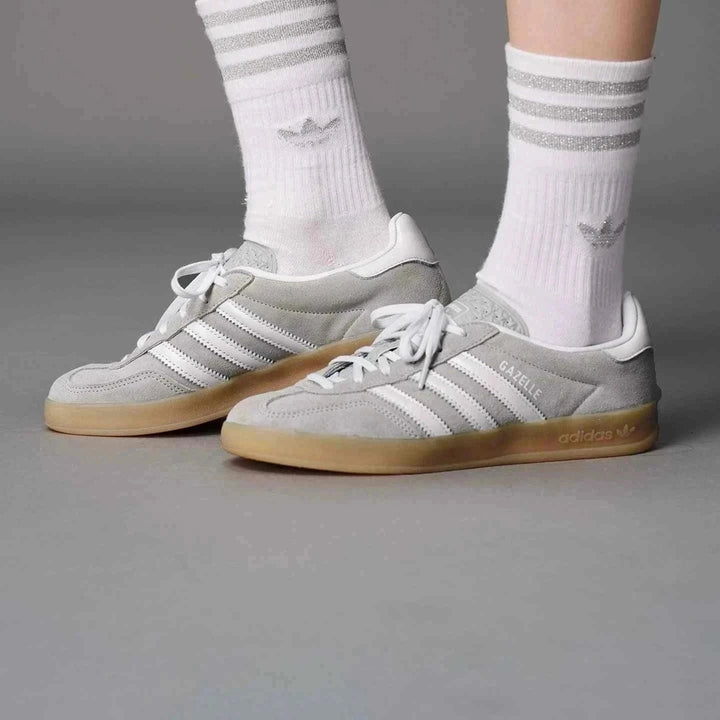 Adidas GAZELLE INDOOR T-Toe classic grey suede sneakers with white stripes and gum sole
