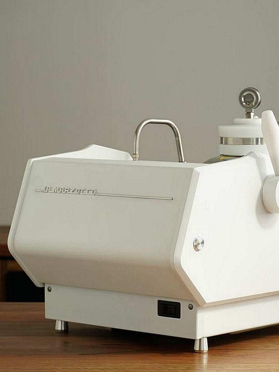 ماكينة Espresso احترافية La Marzocco GS3 MP للمنزل.