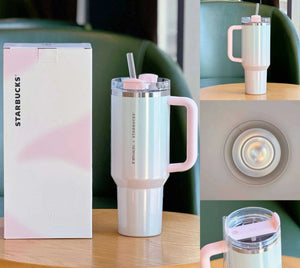 كوب Stanley x Starbucks Quencher لؤلؤي وردي حافظ للحرارة.