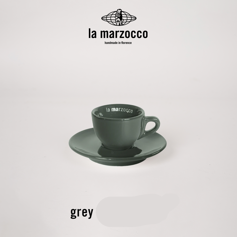 طقم أكواب قهوة La Marzocco بتصاميم وشعارات متنوعة.