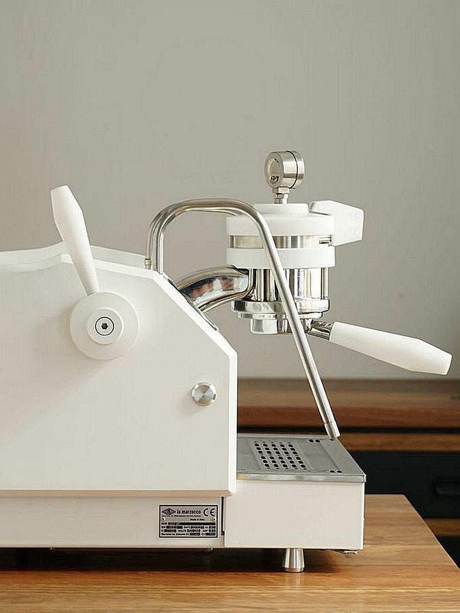 ماكينة Espresso احترافية La Marzocco GS3 MP للمنزل.