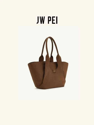 حقيبة يد JW PEI Tote Bag بخامة الشمواه الصناعي الفاخر.