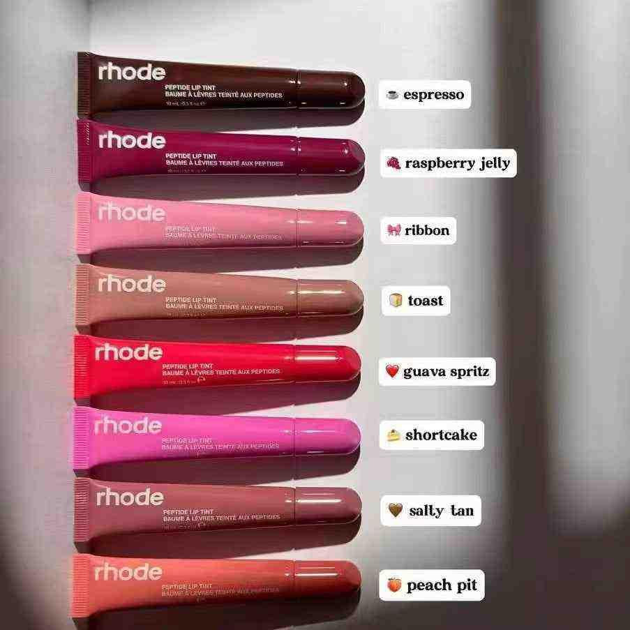 Rhode Peptide Lip Tint بتركيبة مغذية وألوان متنوعة.
