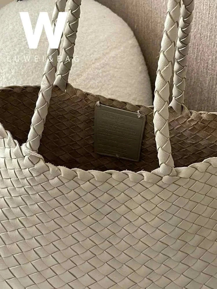 Beige Dragon woven حقيبة يد نسائية من الجلد الطبيعي بتصميم مجدول وحجم عملي مع حزام كتف مريح