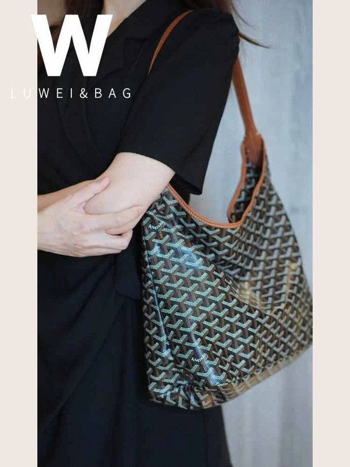 hobo bag حقيبة كتف luxury geometric print shoulder bag with leather strap and spacious interior