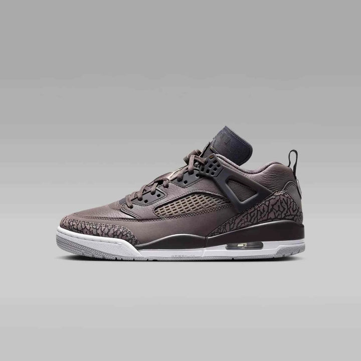 Men's Nike Jordan Spizike shoe in Cave Stone and Anthracite color with durable leather upper and Nike Air cushioning.