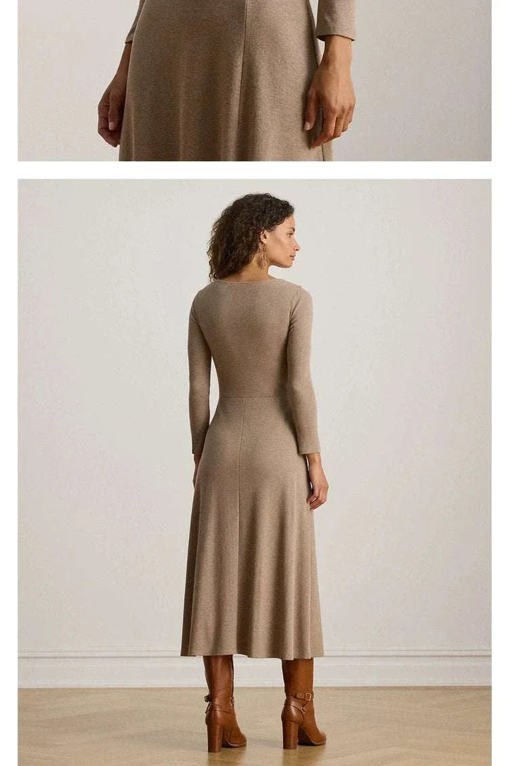 فستان لورين بقاعدة بيج برقبة دائرية واسعة وأكمام طويلة مع حزام جلدي بني تصميم أنثوي أنيق ومريح للخريف والشتاء