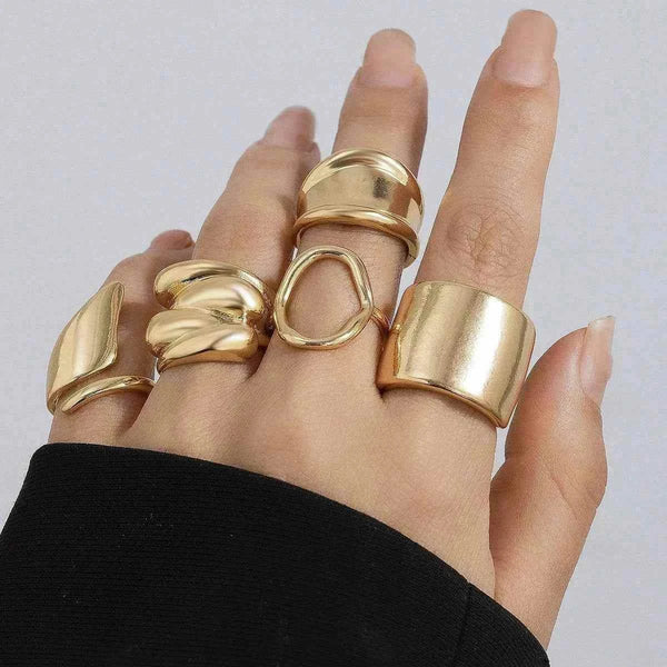 طقم خواتم  ring setنسائية معدنية ذهبية بتصميم مفتوح وغير منتظم لمسة عصرية موضة 2025 ستايل أوروبي وأمريكي