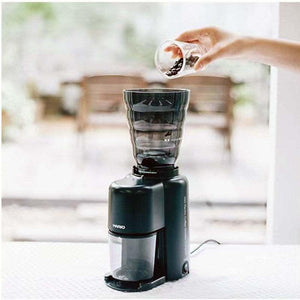 طاحونة قهوة HARIO V60 الكهربائية المدمجة بمختلف الألوان.