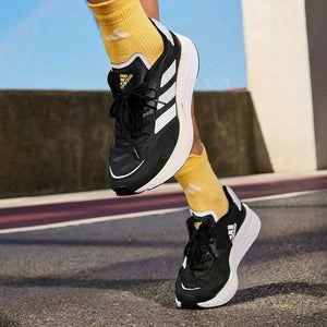 حذاء جري خفيف للماراثون من أديداس adidas.
