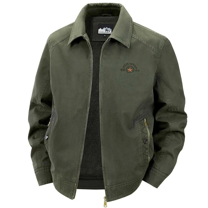 جاكيت رجالي من الفليس بأكمام طويلة بلون زيتي مع شارة نجمة وتصميم كلاسيكي أنيق