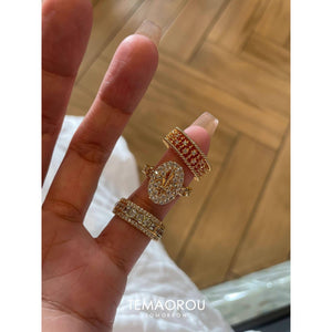 خاتم ذهبي بتصميم Oval مرصع بـ Zircon فخم.