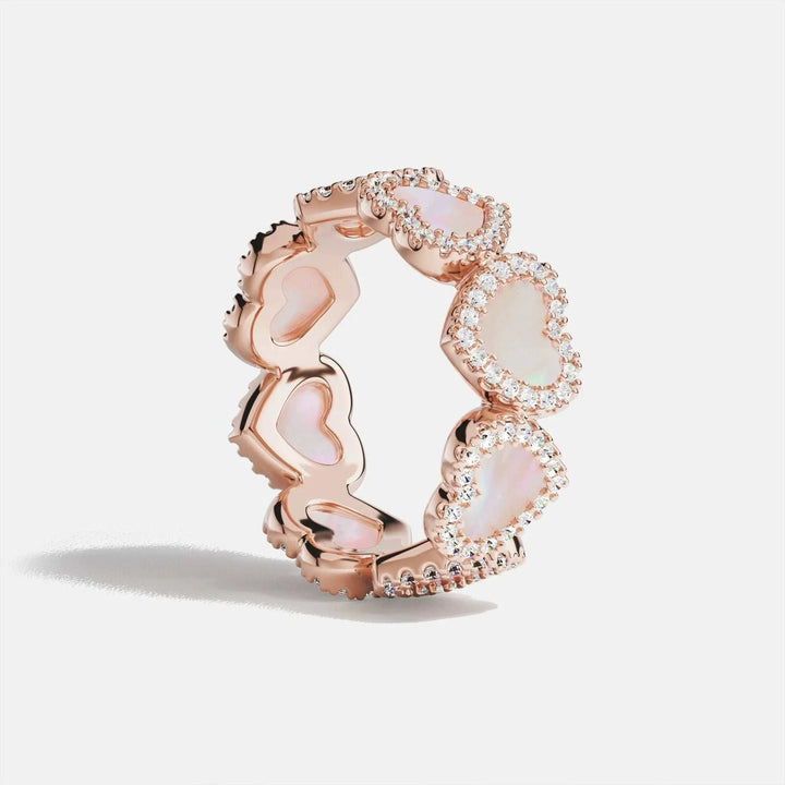 خاتم APM Monaco على شكل قلب مزين بعرق اللؤلؤ الوردي وزركونيا أبيض من الذهب الوردي عيار 18 قيراط