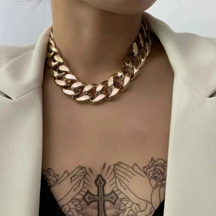 قلادة نسائية معدنية بسلسلة عريضة ذهبية بأسلوب Punk موضة 2025 من مجوهرات أوروبية وأمريكية عابرة للحدود