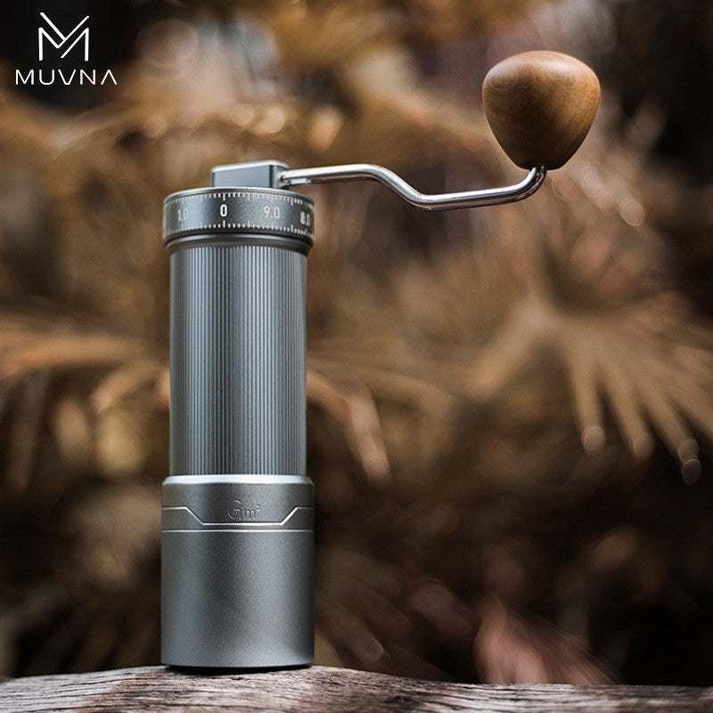 مطحنة قهوة يدوية MUVNA طراز Gm2 بضبط خارجي دقيق.