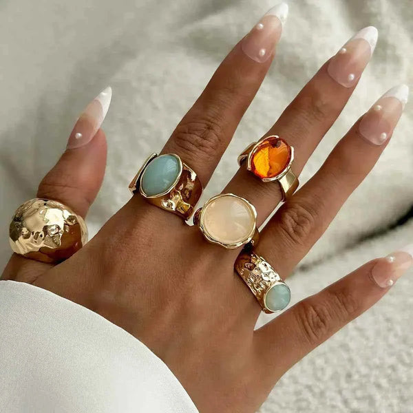 طقم خواتم نسائية عريضة بتصميم  gemstone ring set معدني مع نقش يدوي وأحجار كريمة لأسلوب أوروبي وأمريكي عصري لعام 2025