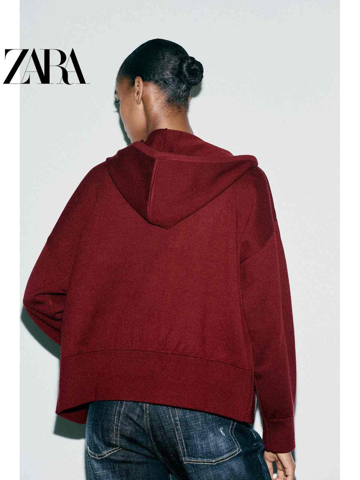 ZARA هودي نسائي كاجوال أحمر بخامة ناعمة مع قبعة وتصميم عصري مريح للنساء
