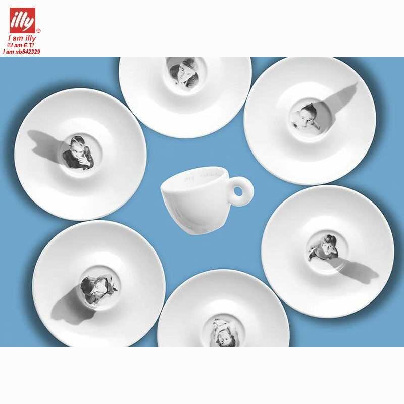 طقم أكواب Espresso من illy بتصميم Art Collection أبيض.