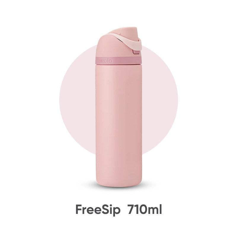 مطارة ماء Owala FreeSip عازلة للحرارة بألوان متنوعة.