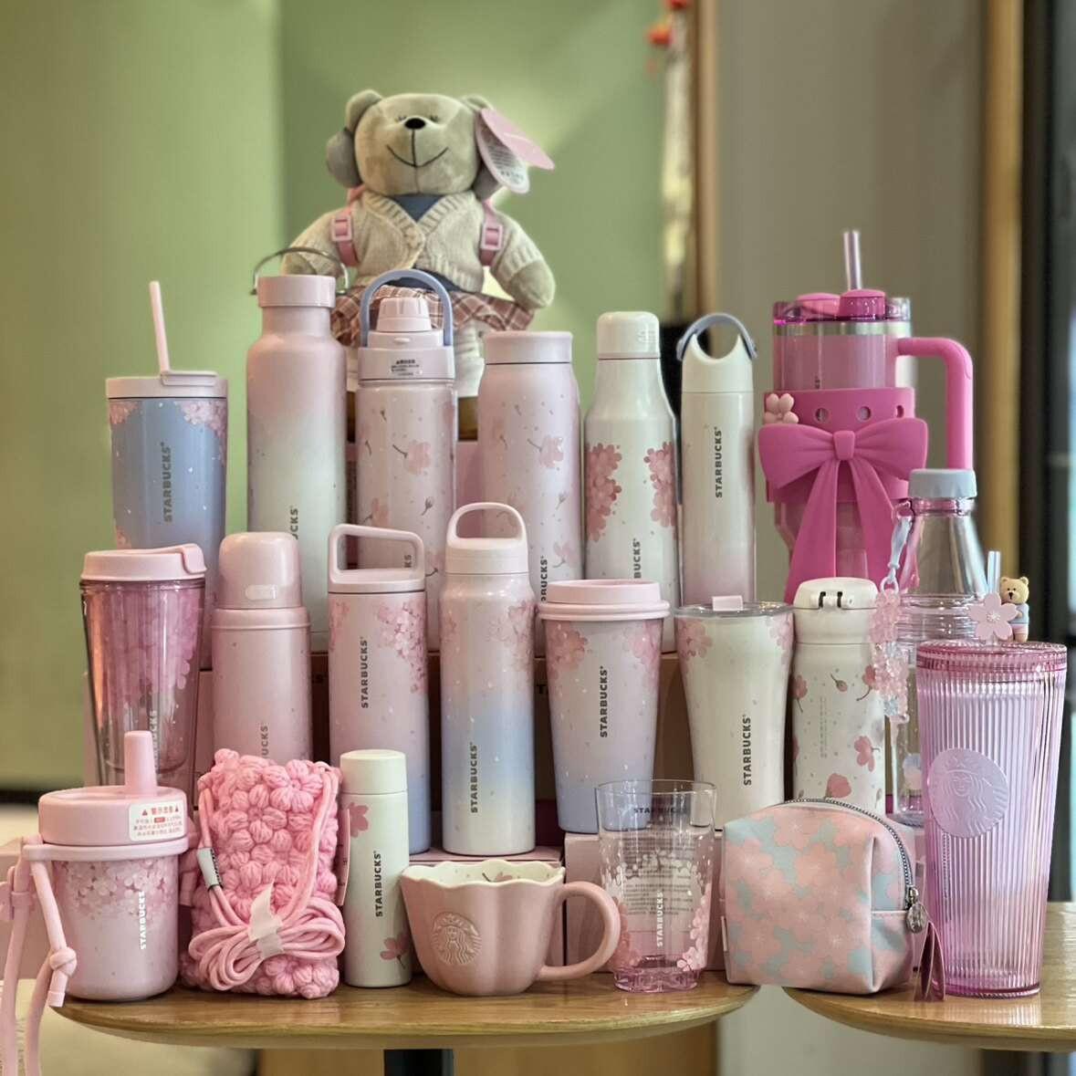 Starbucks Cup 2025 Cherry Blossom Spring Bloom Pink Girl's Heart Cold Glass Stainless Steel Straw Insulated Water Cup.