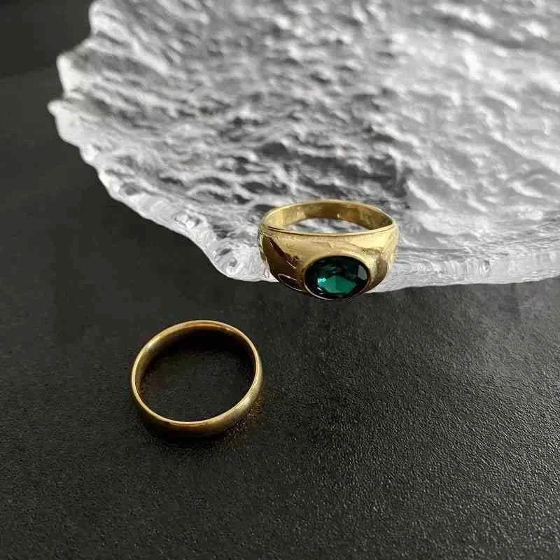 خاتم نسائي Luxury Rose Gold مرصع بفصوص الزيركون الأنيقة.
