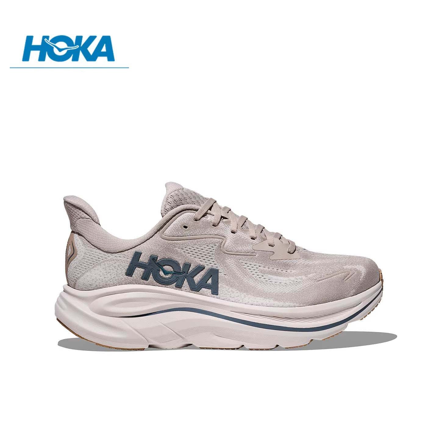 حذاء الجري HOKA Clifton 10 بلون بيج مريح وخفيف الوزن