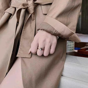 خاتم نسائي Luxury Rose Gold مرصع بفصوص الزيركون الأنيقة.