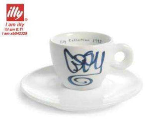 طقم أكواب Espresso من illy بتصاميم فنية متنوعة.