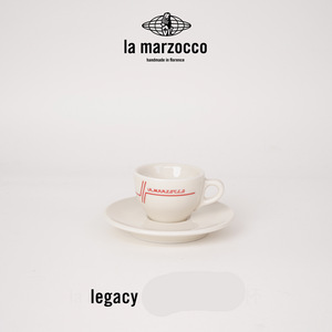 طقم أكواب قهوة La Marzocco بتصاميم وشعارات متنوعة.